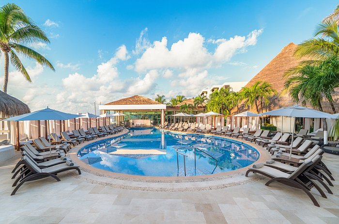Best luxury hotels in Puerto Morelos